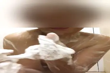 Bokep Indo Janda Berani Show Di Kamar Mandi Kost