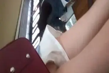 Dokumentasi Gadis Mulus Cantik Bersantai Kasur