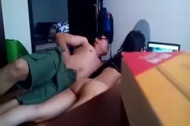 Gadis Gamer Cantik Pasrah Goyang Kasur Game