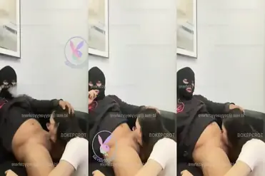 Gadis Mulus Cantik Pasrah Posisi Doggy Kasur
