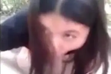 Gadis Siswi Cantik Pasrah Servis Kasur Kebun
