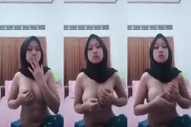 Tante Istri Cantik Pasrah Goyang Kasur Hot